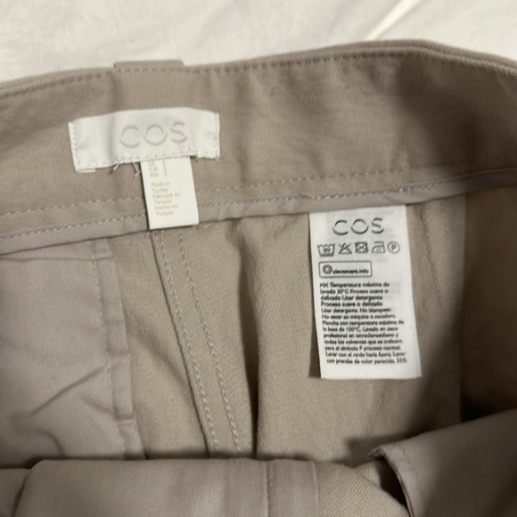 COS Cuffed Loose Fit Khaki Pants 2 - Picture 4 of 7